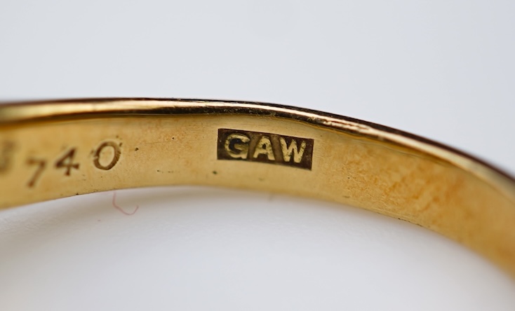 A diamond torque ring